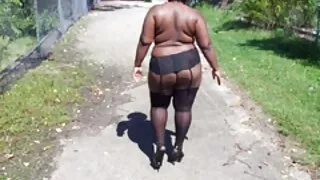 Pai carinhoso ajudou a bela filha a vídeo pornô grátis caseiro despejar