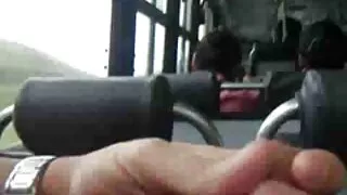 O cara atira videos pornos caseiros na câmera enquanto a garota Chupa deliciosamente seu pau