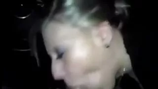 Hottie suga com Deepthroat dela namorado depois sexo brasileiro caseiro apaixonado equitação