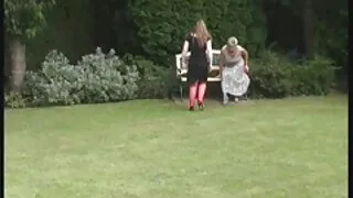 A madrasta vê o enteado a lamber-lhe a rata video ponor caseiro Rapada