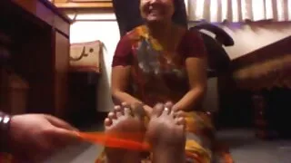 Gozada na buceta de uma menina, e ela poderoso esguichando video caseiro real de sexo no meu pau