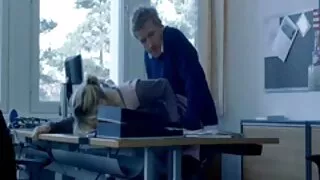 Os videos caseiro pornor adolescentes despiram-se e a multidão fodeu a súcubo Meri
