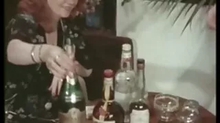 Enquanto os velhos não estão em casa, é hora de pular no pau do irmão videos caseiros de lesbicas